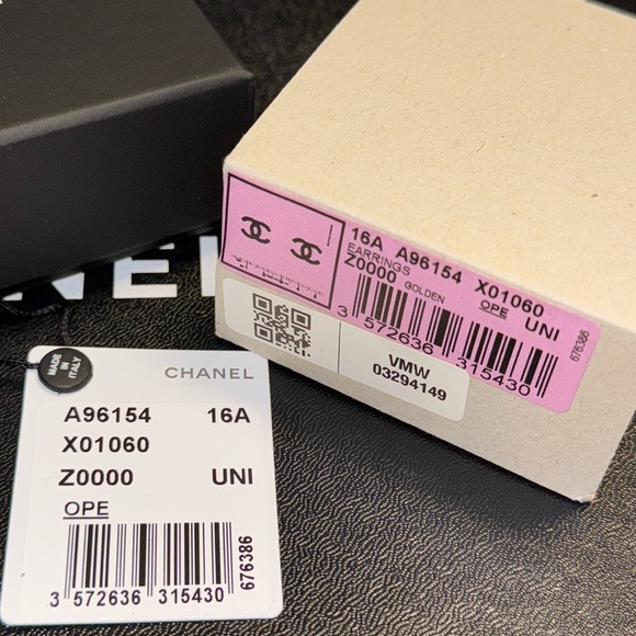 Chanel Gold Quilted Studs - Picture 12 of 15